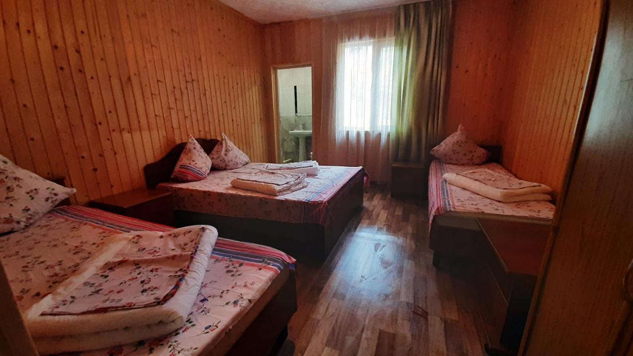 Zolotaya Buhta 10 Hotel Pitsunda Exterior foto